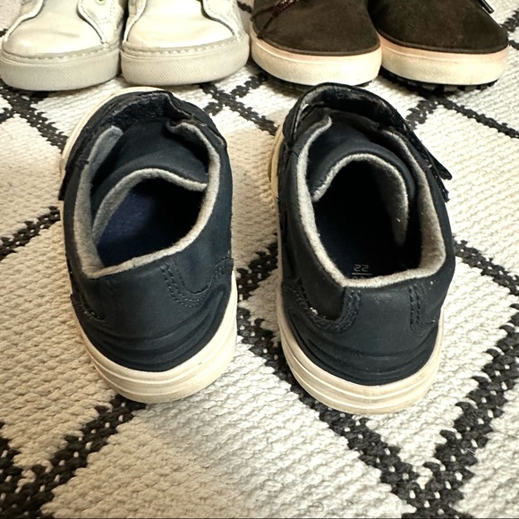 Lot of Pre-owned boy’s shoes sizes 6 / 7 / 8 - Picture 3 of 12